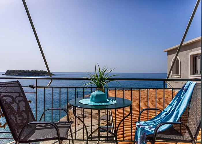 Marina Aparthotel 4*