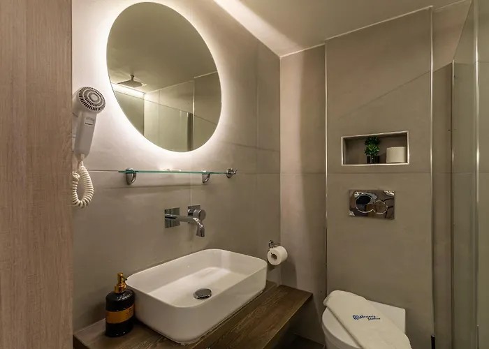 Marina Aparthotel 4*