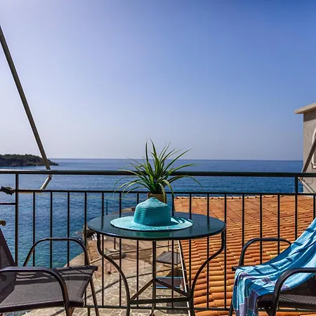 Marina Aparthotel *